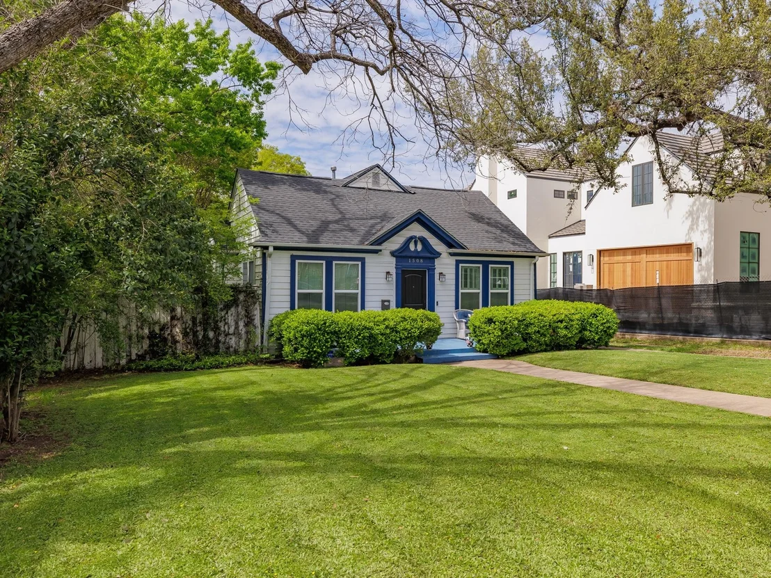 Photo of 1508 Pease RD