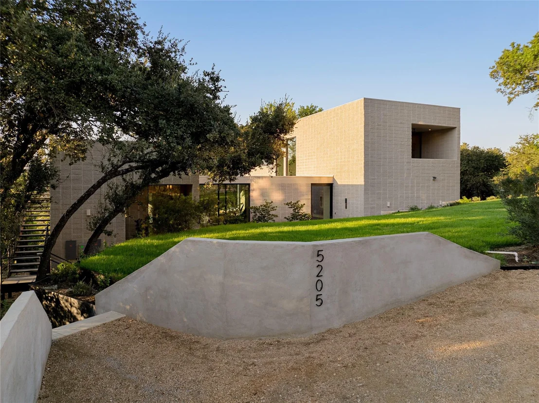 Photo of 5205 Scenic View DR