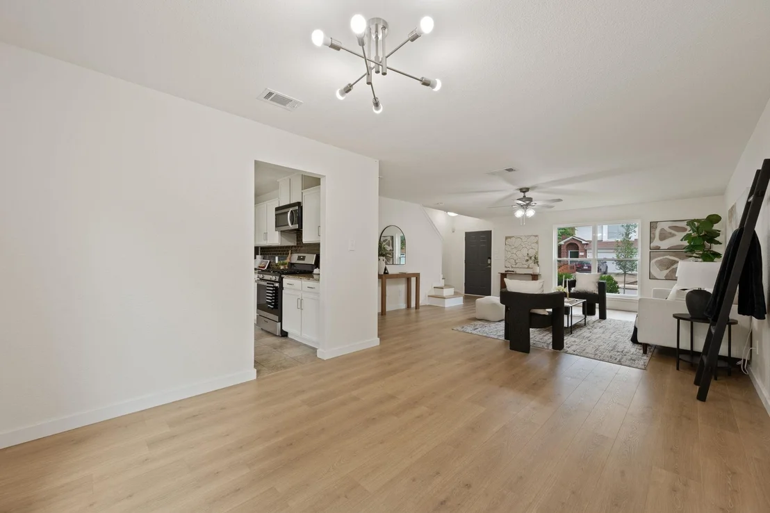 Photo of 1004 HUGHMONT DR