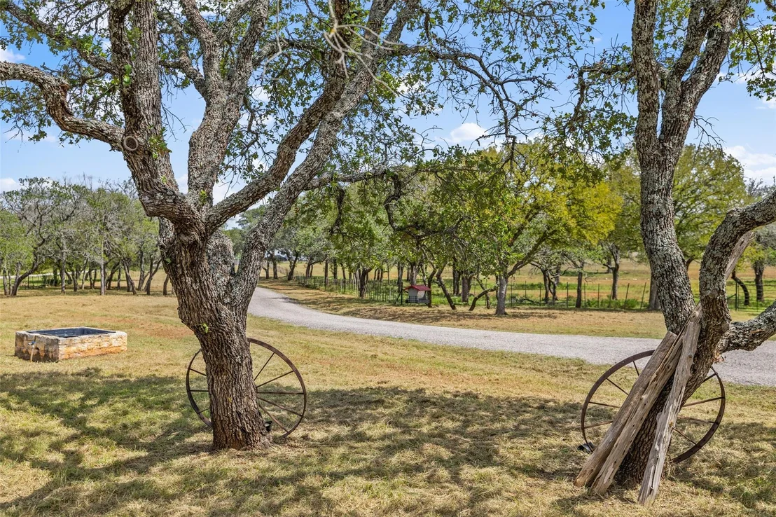 Photo of 2631 N US 281 Highway
