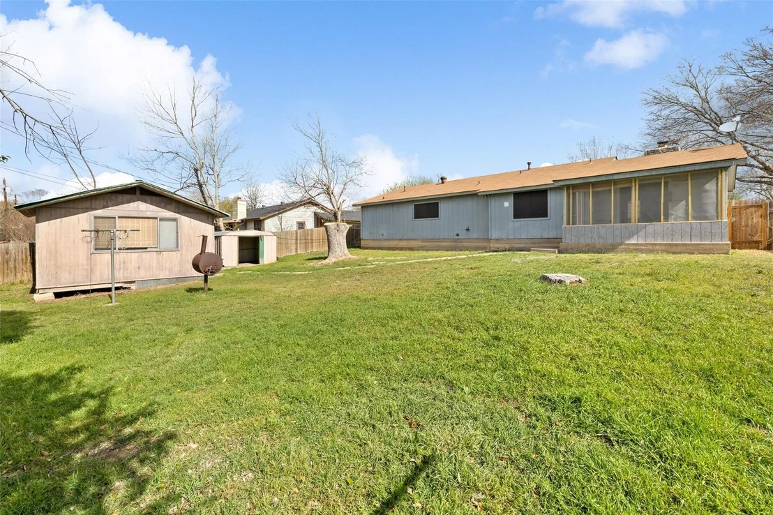 Photo of 2303 Carolyn DR