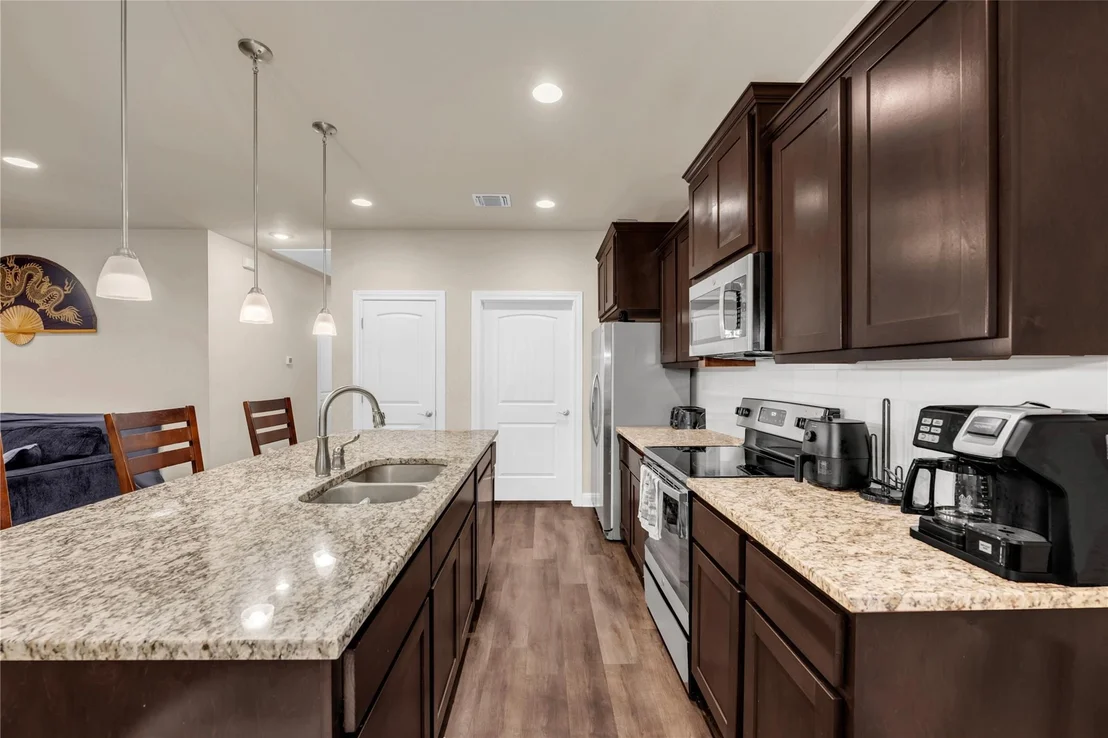 Photo of 904 Central BLVD