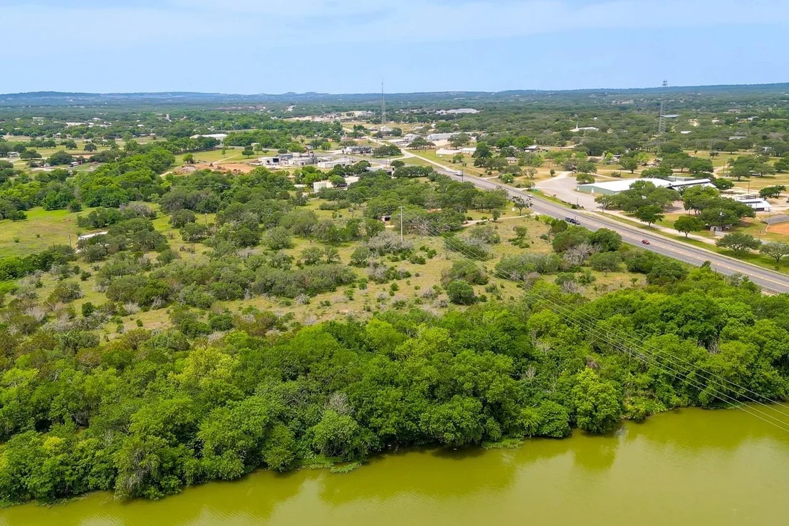 Photo of 624 N US 281