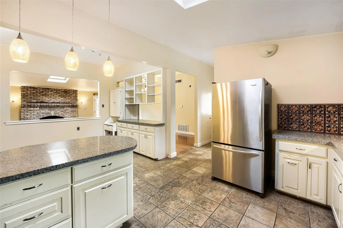 Photo of 2703 Addison Ave