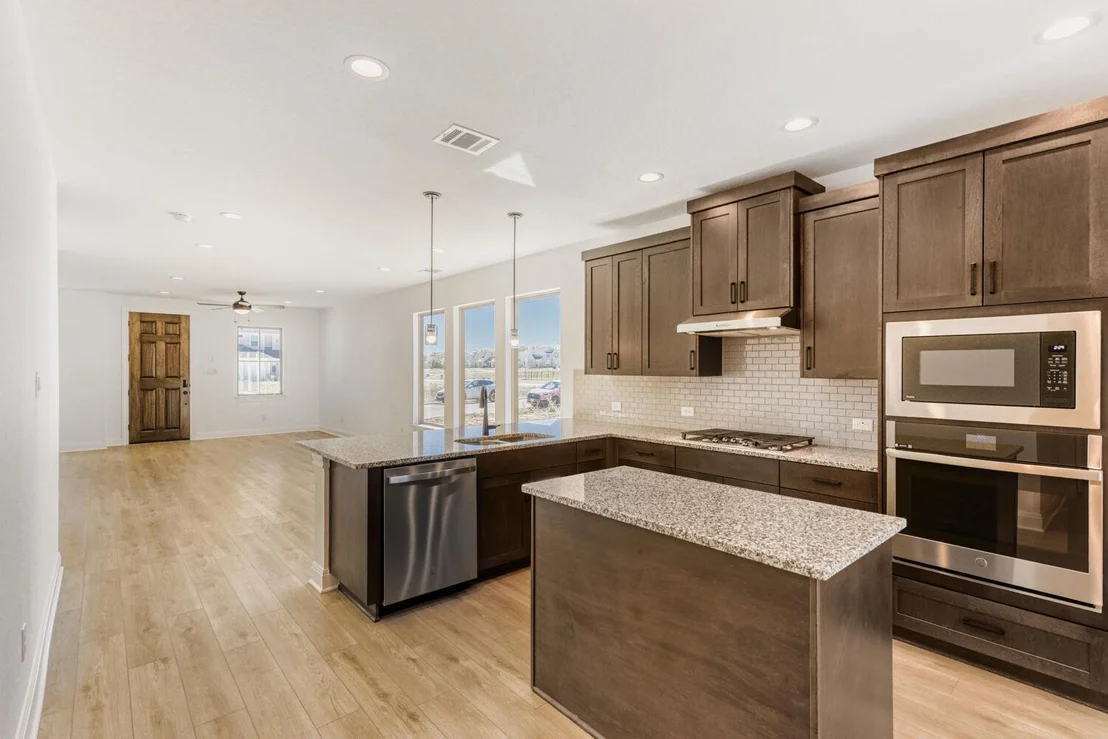 Photo of 175 International ST