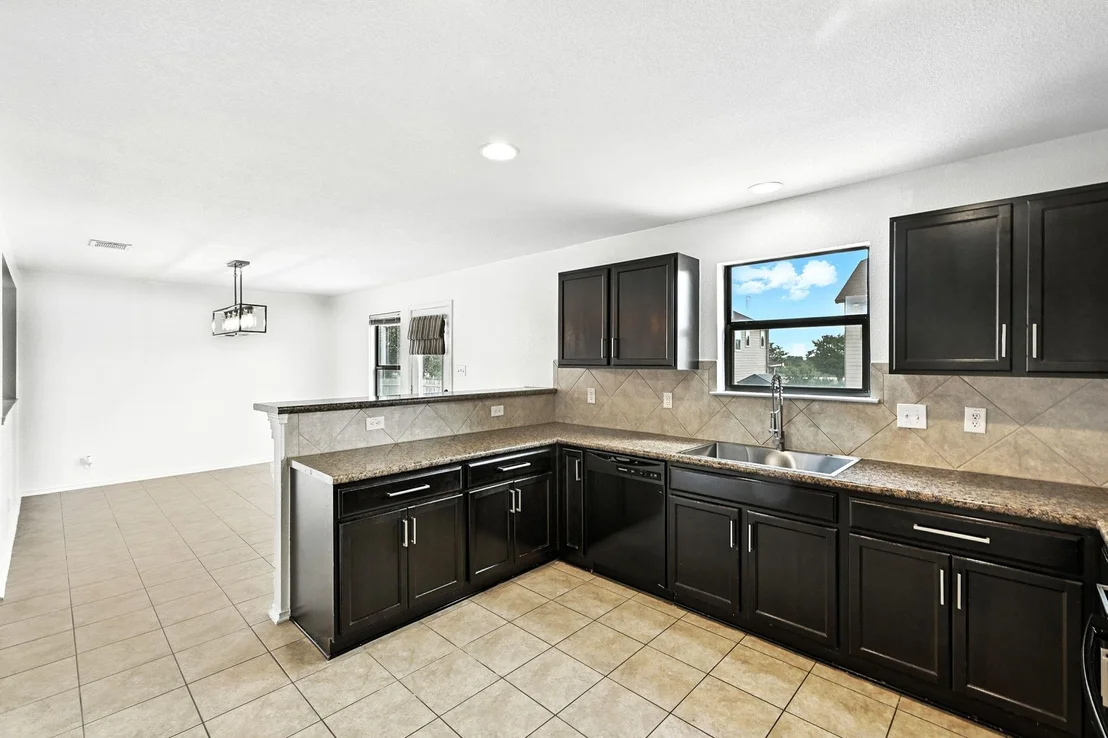 Photo of 290 Cushman DR