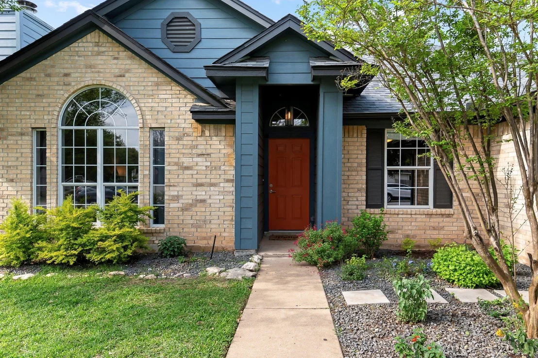 Photo of 1908 Oak Hollow DR
