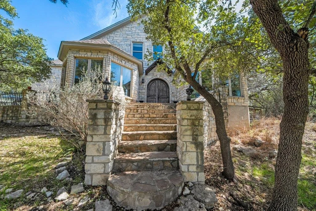 Photo of 209 Lakeview CIR