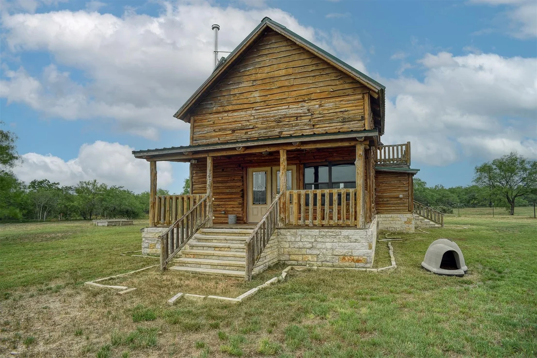 Photo of 323 CR 446