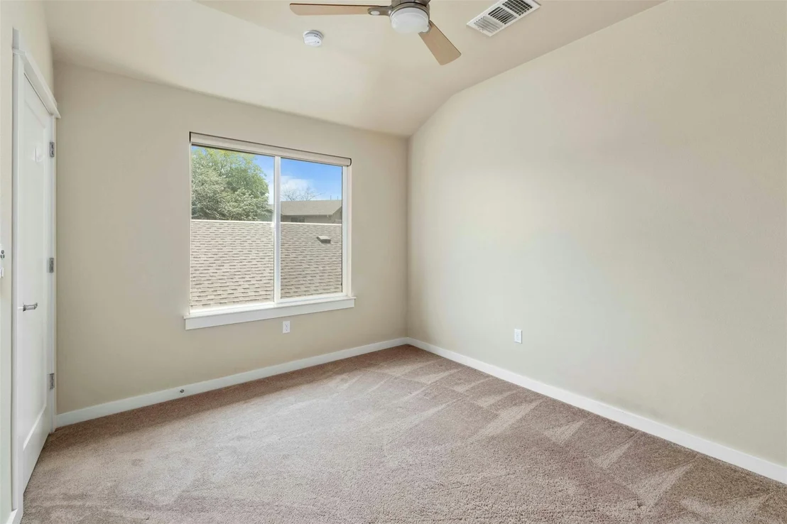 Photo of Unit B at 4008 Valley View RD