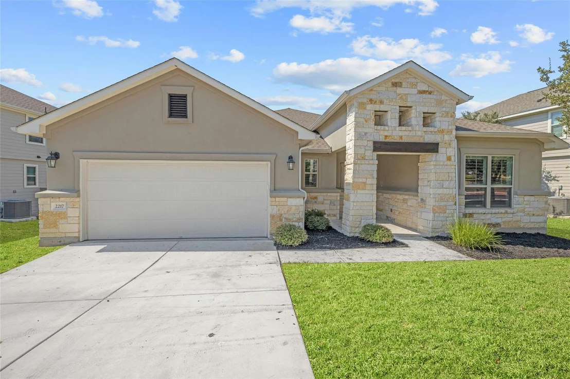 Photo of 2217 Limestone Lake DR