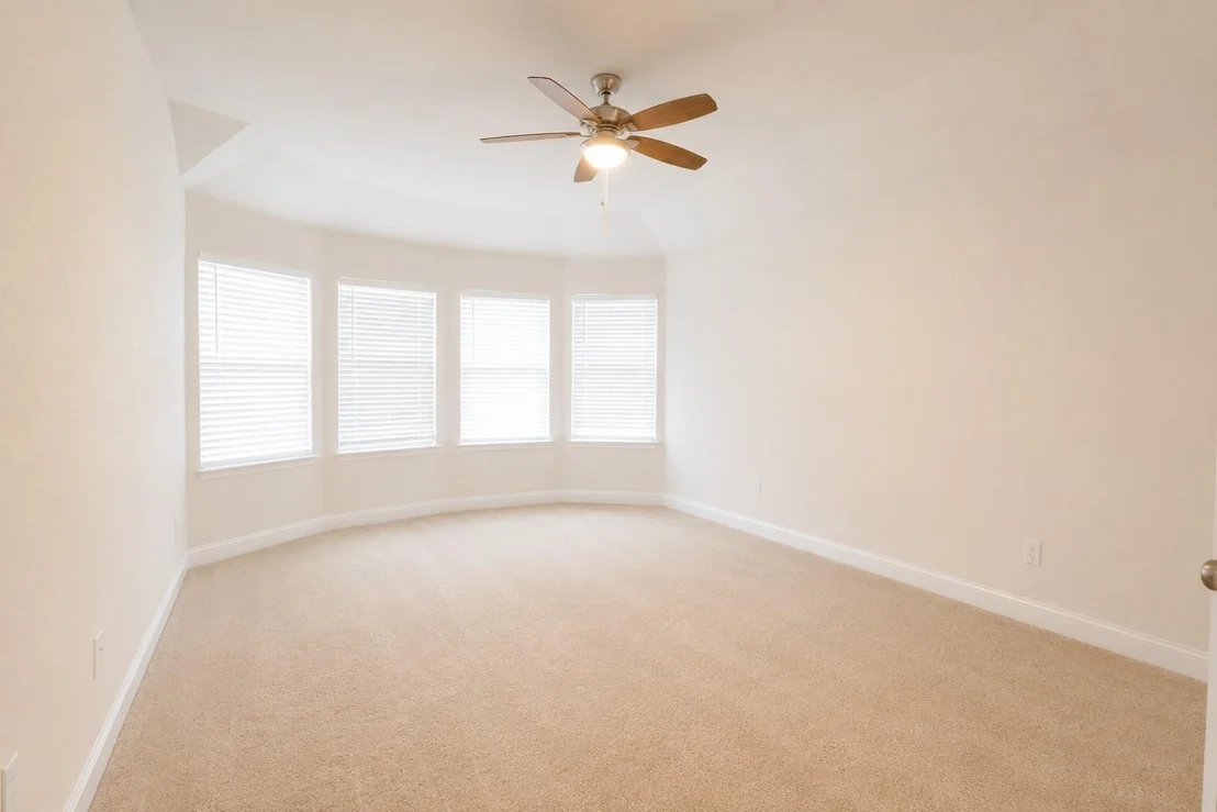 Photo of 7501 Lombardy LOOP