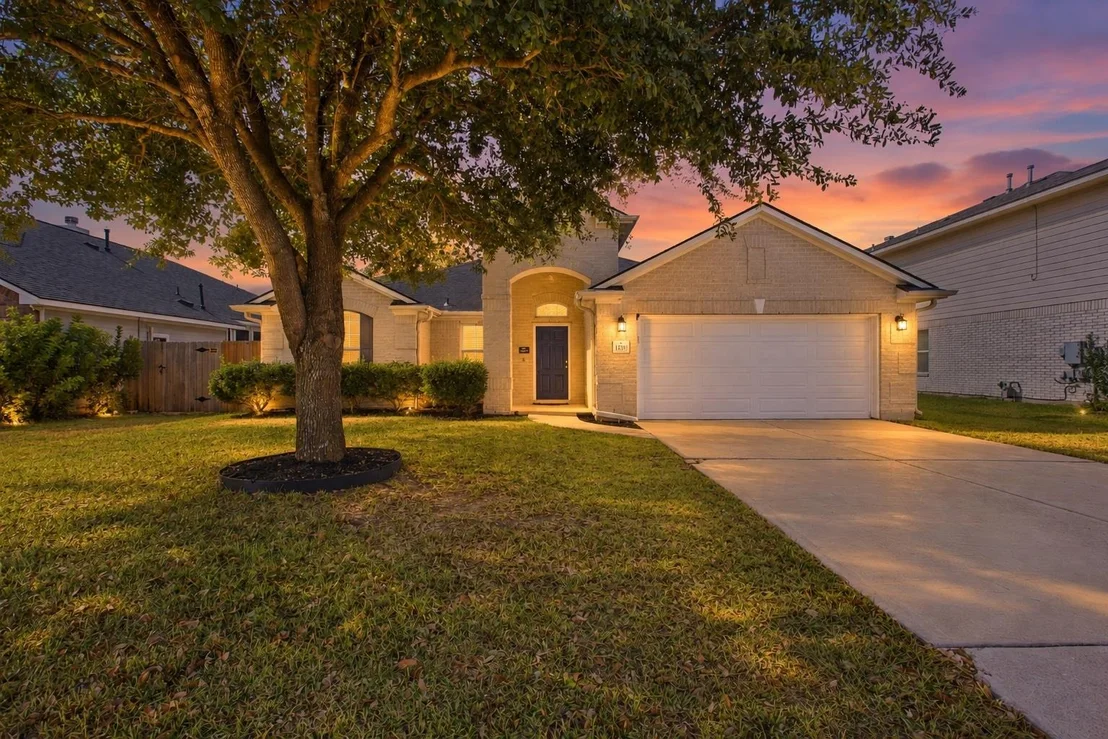 Photo of 1207 Utopia LN