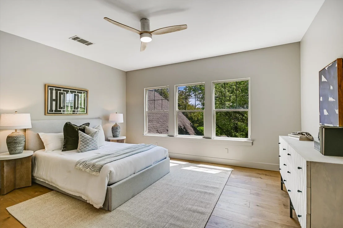 Photo of 700 Furlong DR