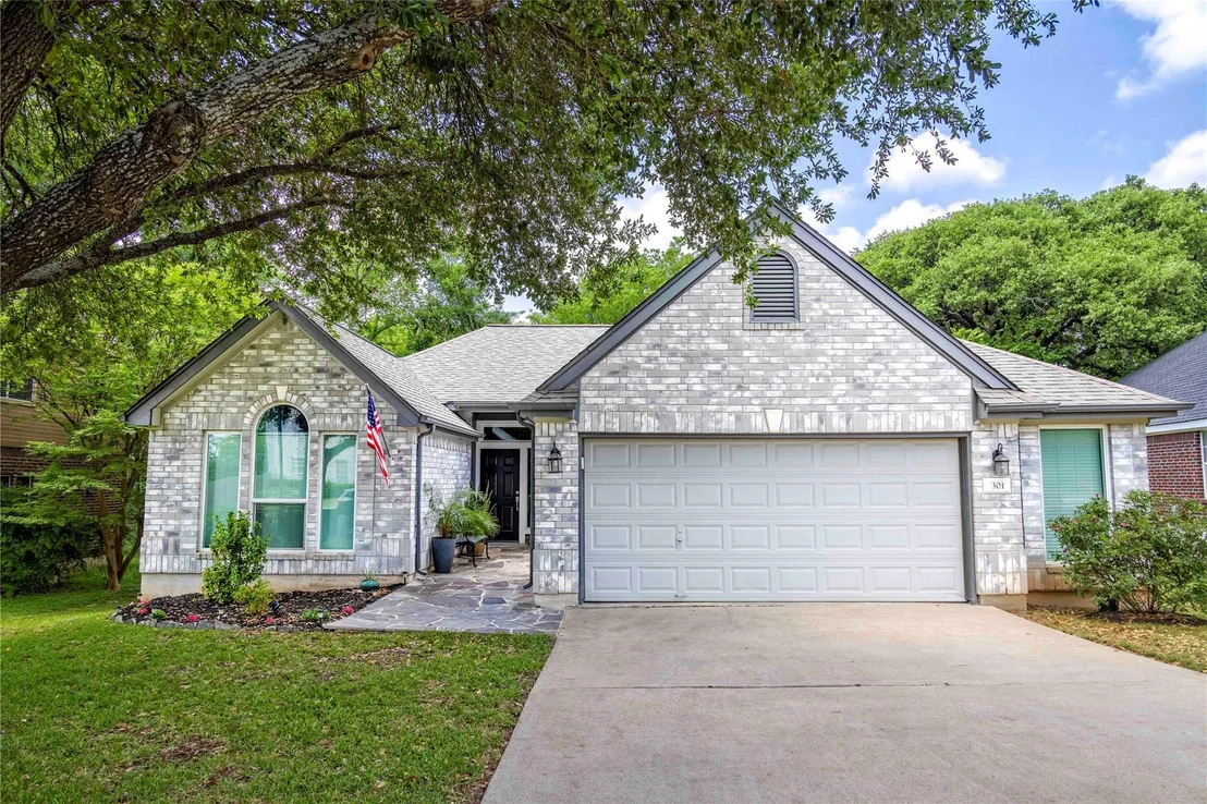 Photo of 301 Gann ST
