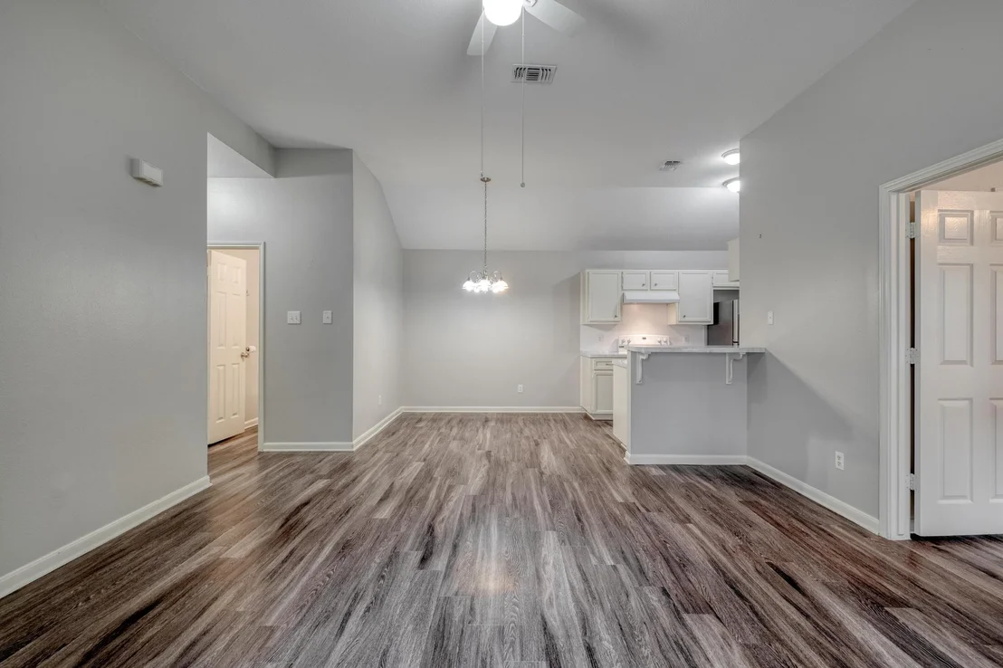 Photo of 2155 Redwing WAY