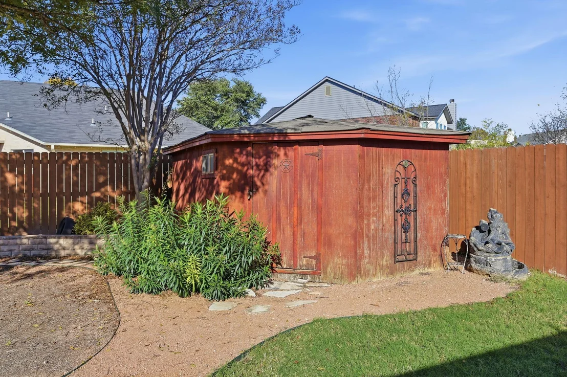Photo of 903 E Olympic DR
