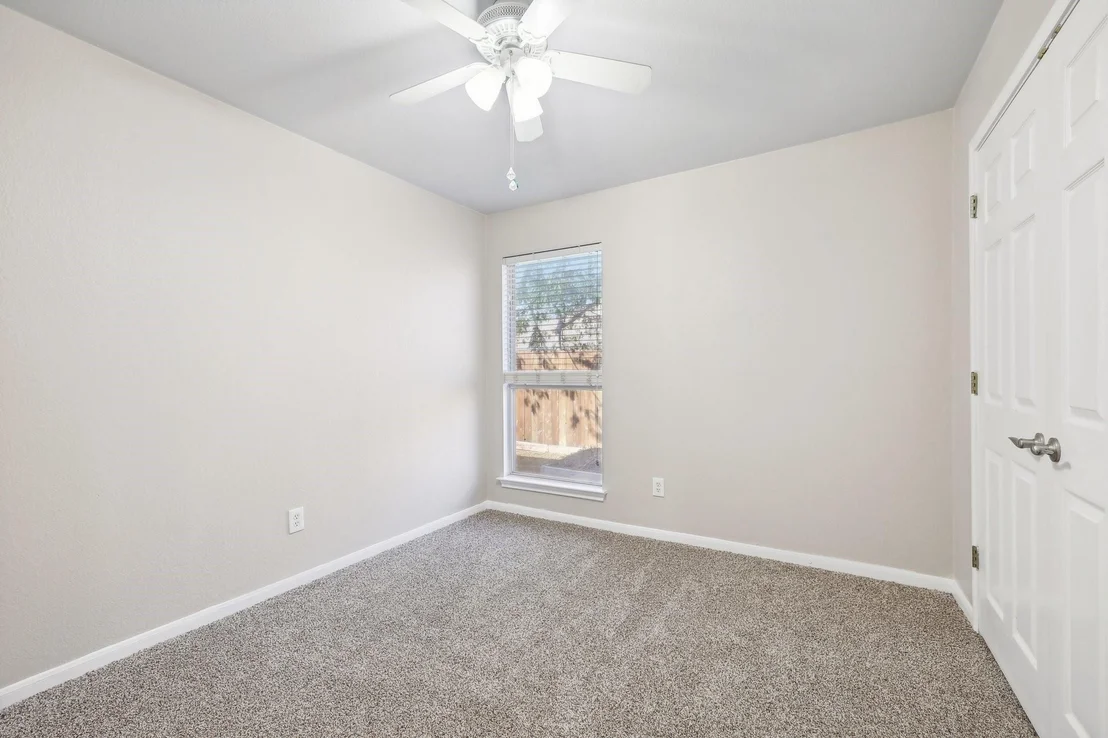 Photo of 127 Hickory LN