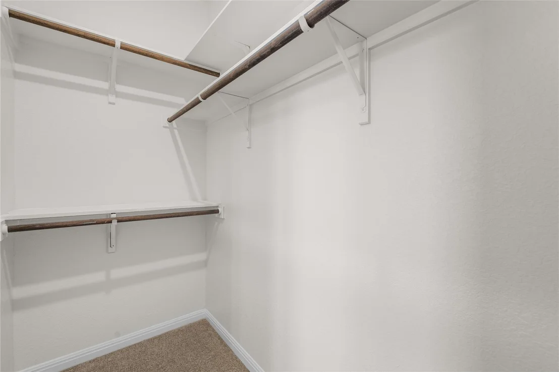 Photo of 6044 Genova PL
