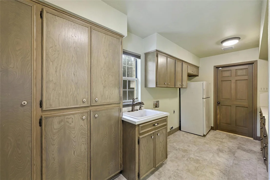 Photo of 3605 Silver Hill CIR