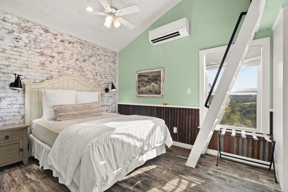 Photo of 365 Billy Sisson RD