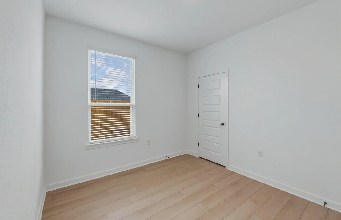 Photo of 124 Adlai Ave