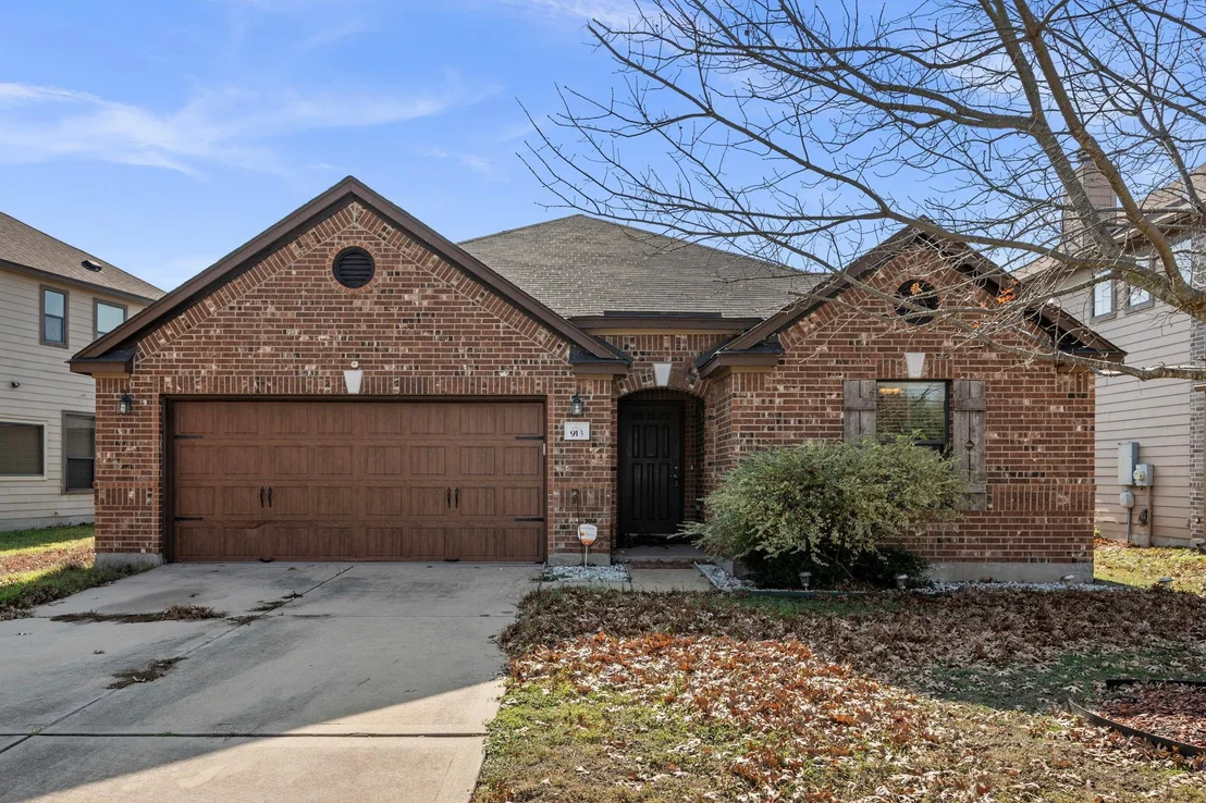 Photo of 913 Mahomet DR