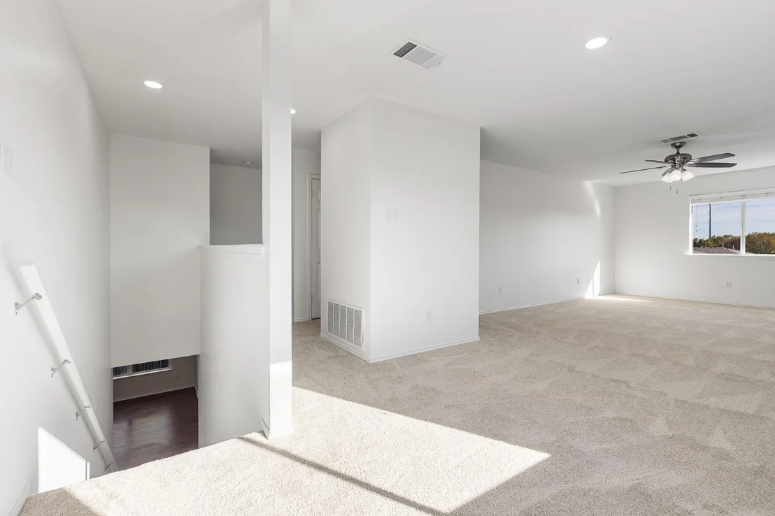 Photo of 406 Golden Gate DR
