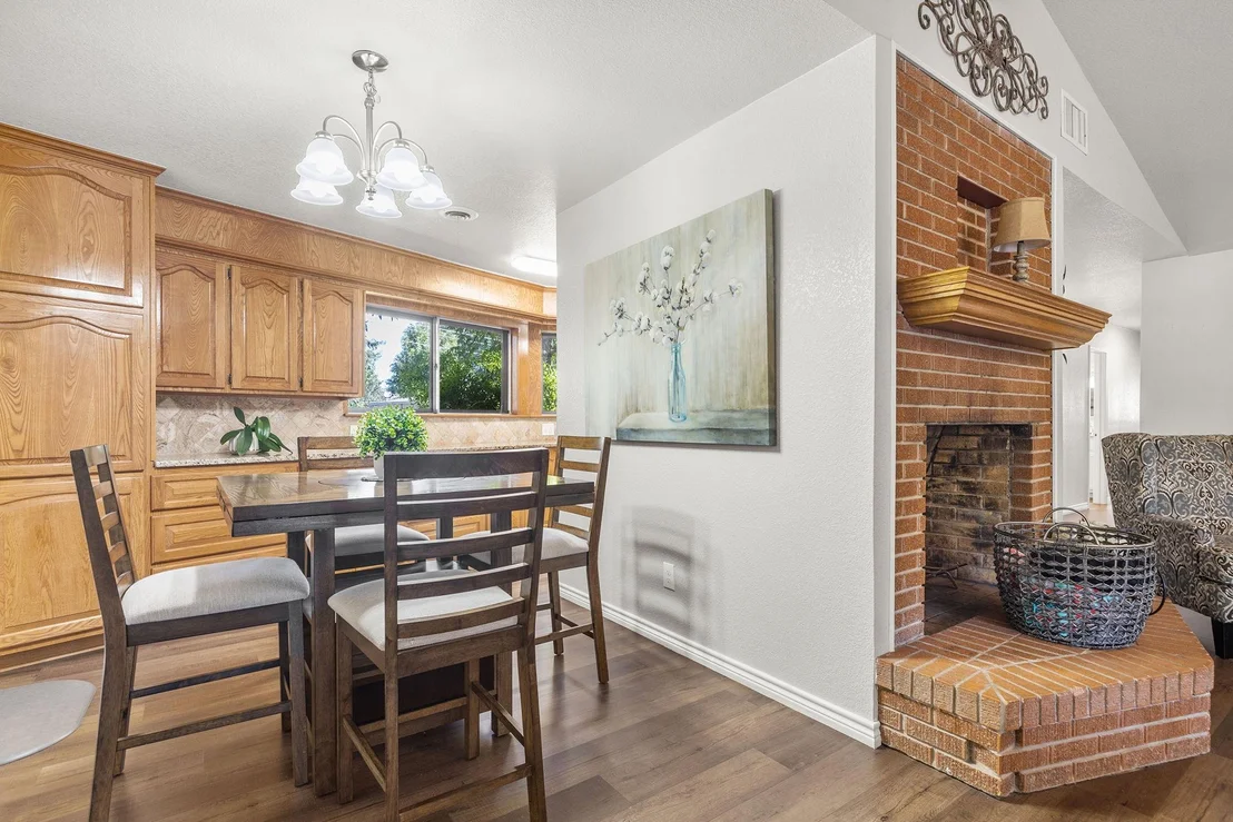 Photo of 1106 Live Oak DR