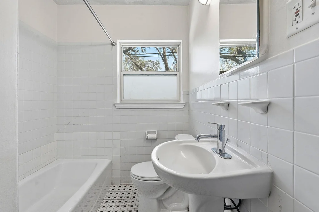 Photo of 1112 Mission RDG