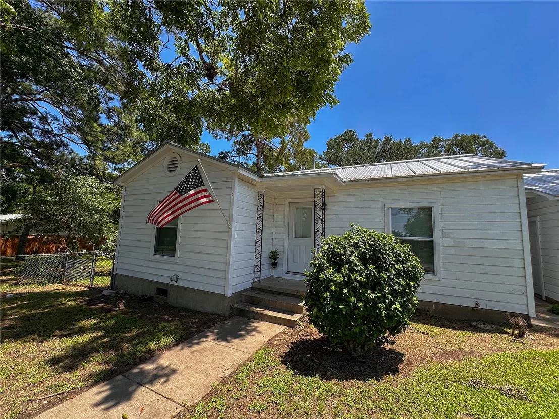 Photo of 407 4th Ave