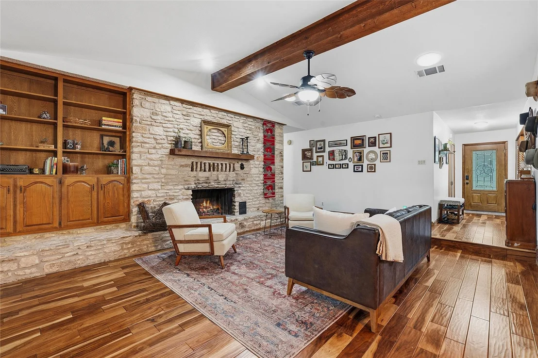 Photo of 203 Leisurewoods DR
