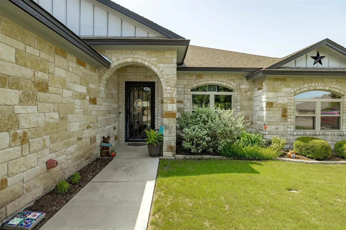 Photo of 212 Derek LN