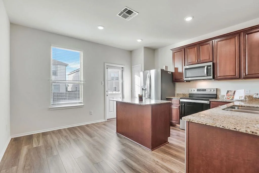 Photo of 433 Stone Water LN