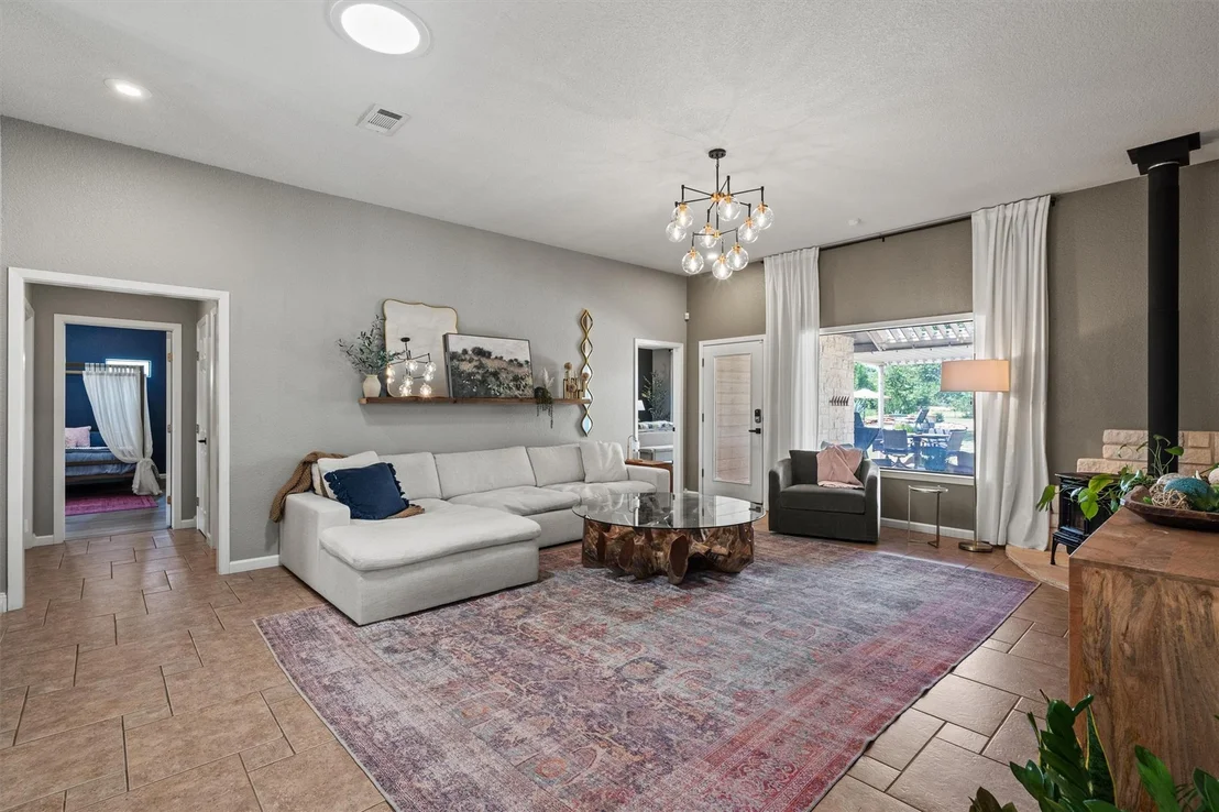 Photo of 323 Patricia RD