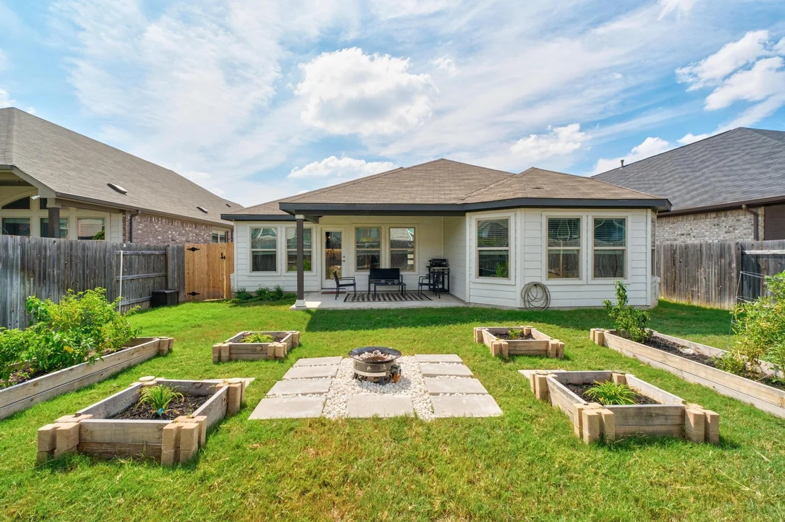 Photo of 221 Short Leaf DR