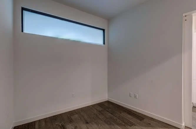 Photo of Unit 116 at 800 Embassy DR