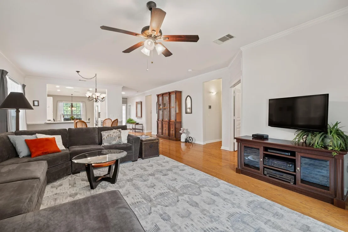Photo of 302 Rosecliff DR