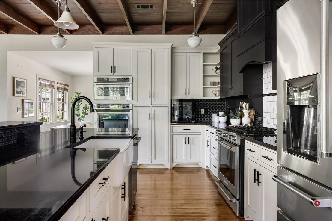 Photo of 4705 Fairview DR