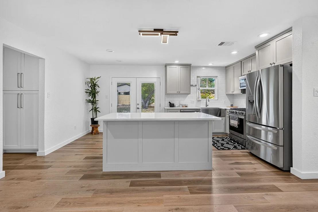 Photo of 204 Chippendale Ave