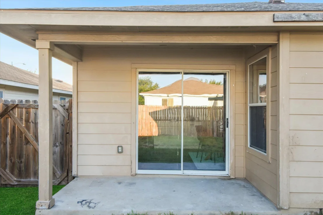 Photo of 5713 Las Alas TRL