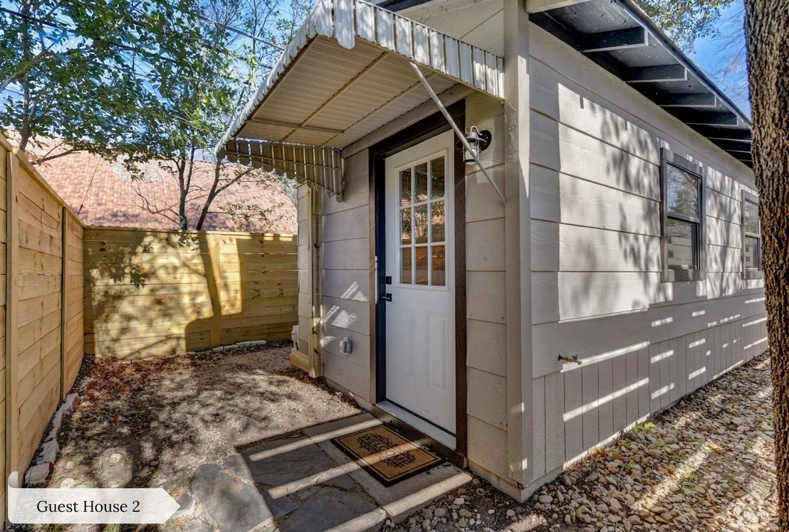 Photo of 7002 Whispering Oaks DR