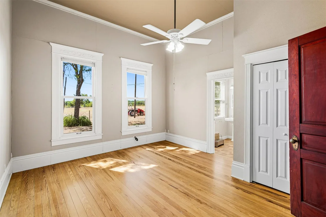 Photo of 105 Davis DR