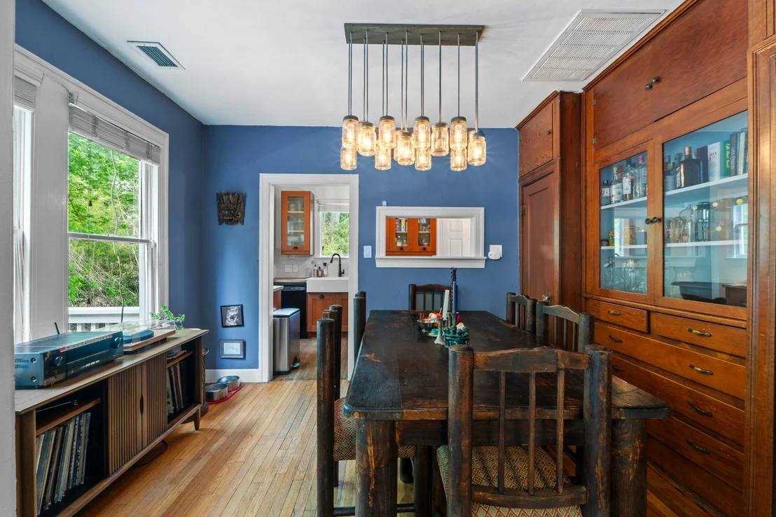 Photo of 4404 Barrow Ave