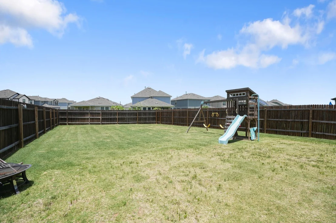 Photo of 500 Pickrell LOOP