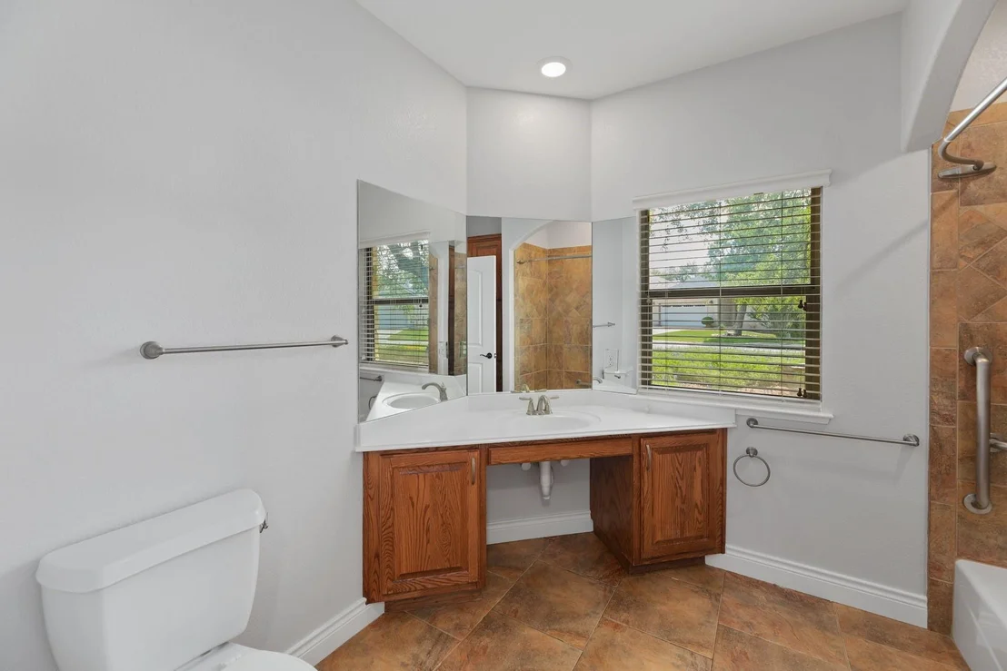 Photo of 1001 Fort Davis ST