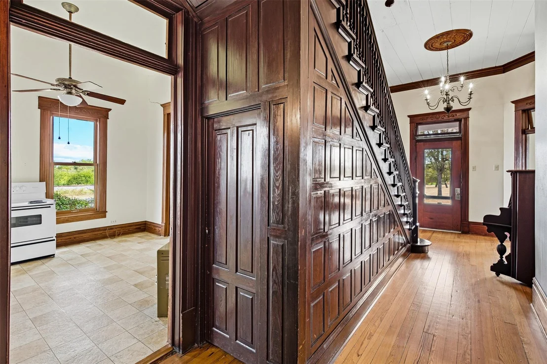 Photo of 105 Davis DR