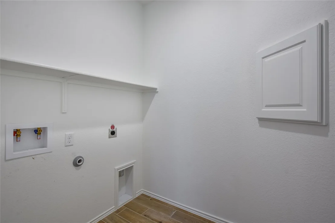 Photo of 103 Cross Bar ST