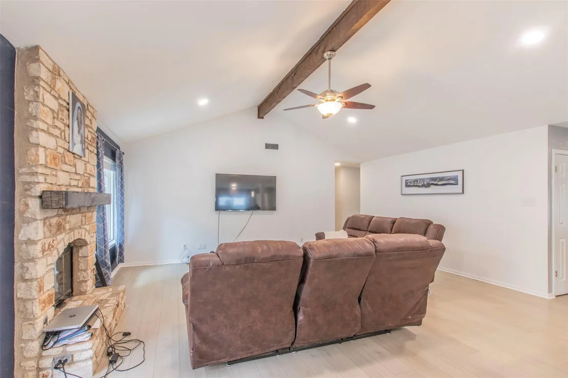 Photo of 2400 Braemar CV