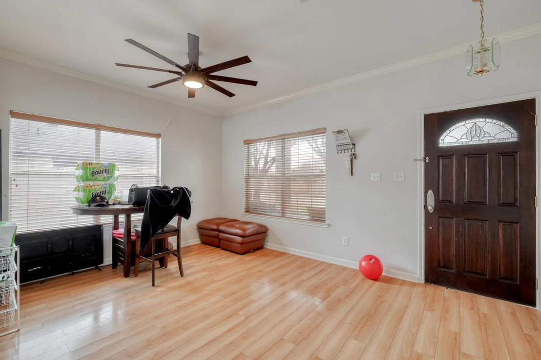 Photo of 402 Split Oak DR
